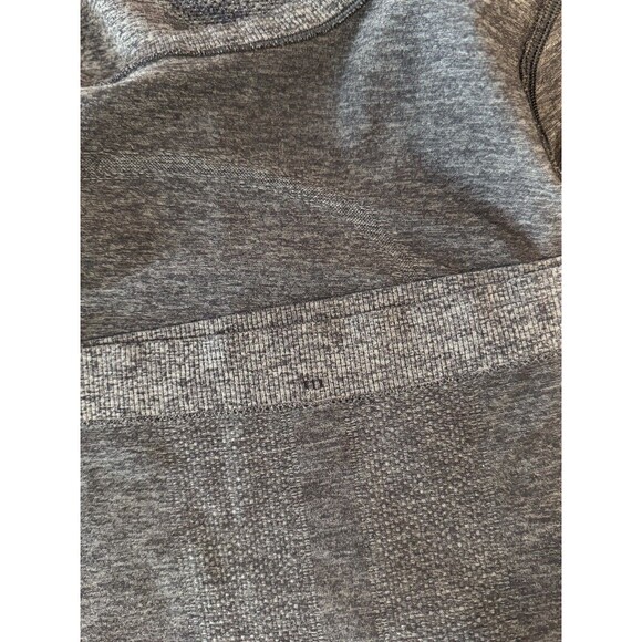 Lululemon Womens Black Heather Swiftly Tech Short Sleeve Relaxed Fit Tee Size 10 - Picture 4 of 9